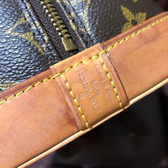 Louis Vuitton Monogram Alma PM - Picture 2 of 15